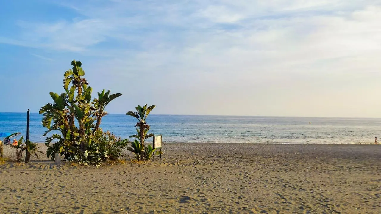 Laguna Beach Paradise - Alojamientos La Torre Torrox Spain